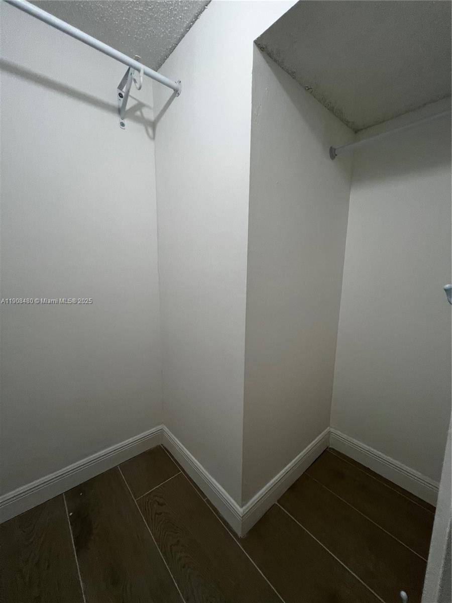 ROYAL POINCIANA CONDO - Residential Lease