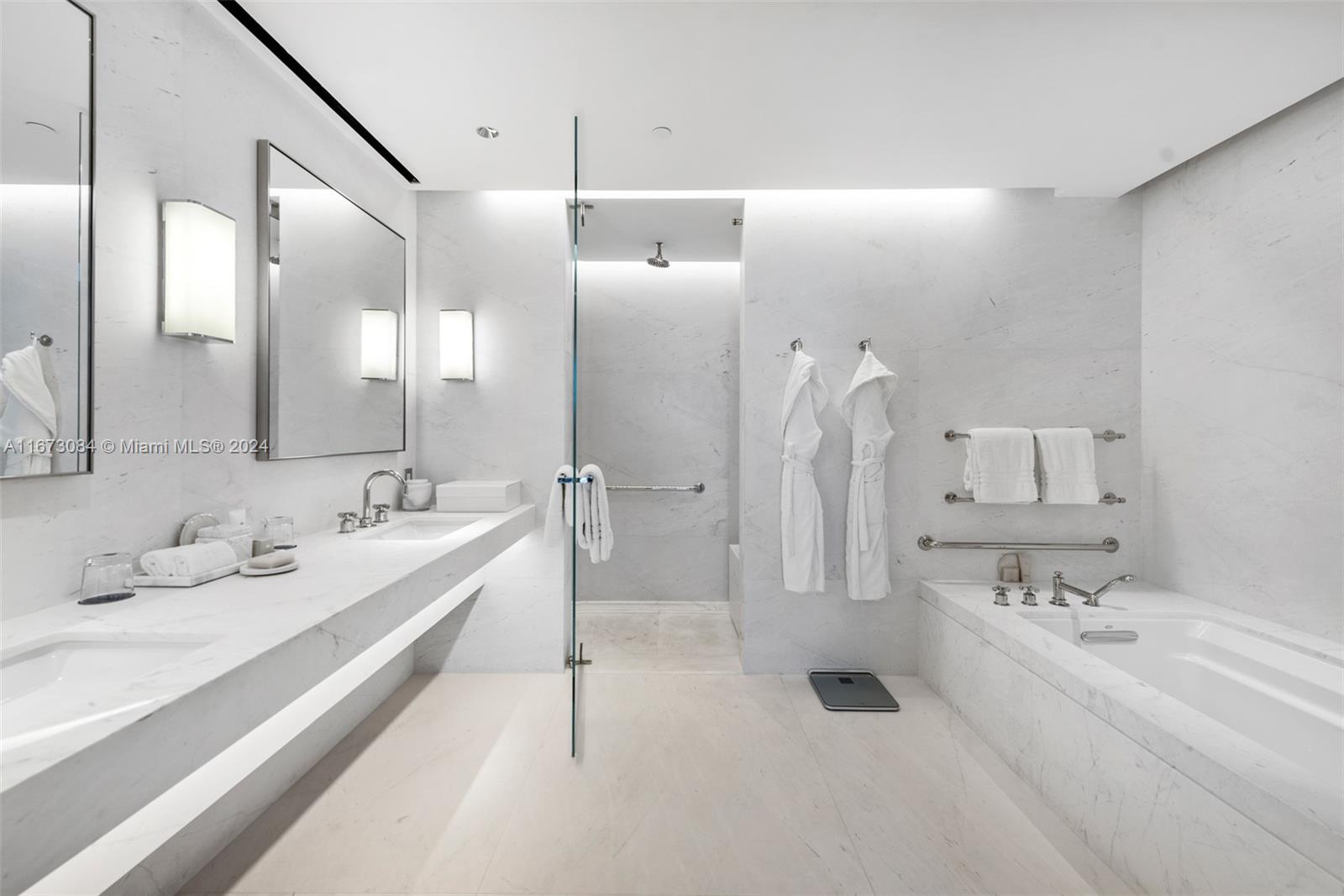 SURF CLUB CONDO - Residential