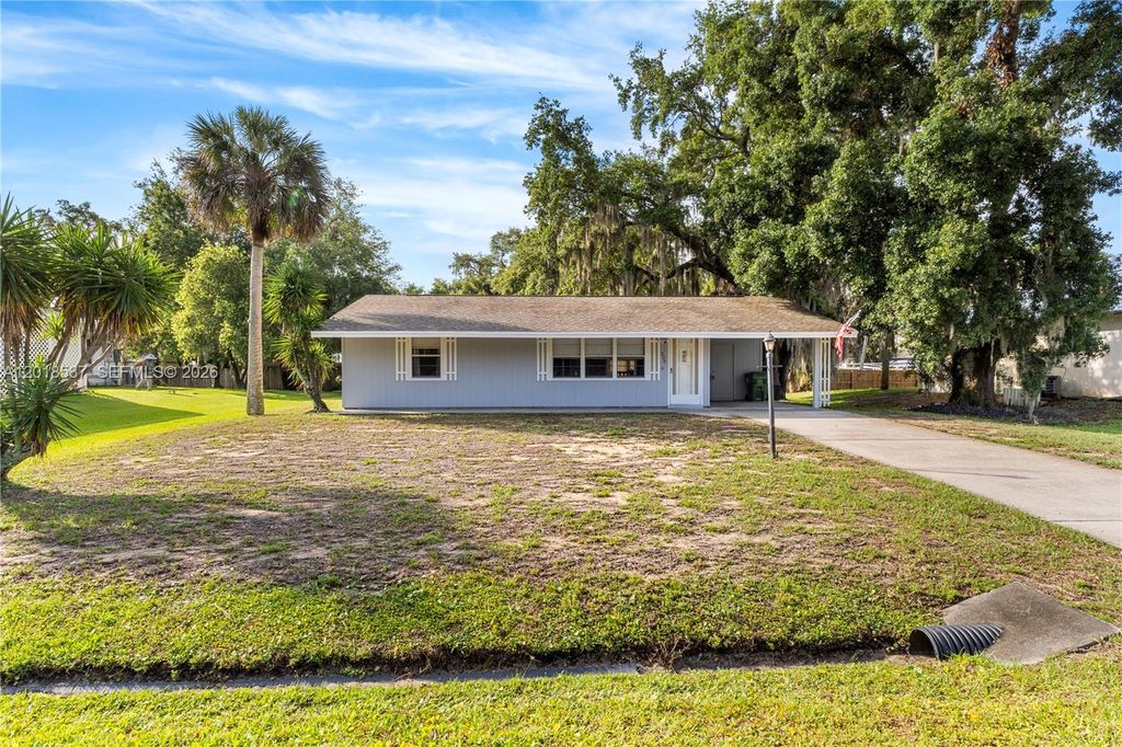 Photo of 326 Belfast TER, Sebastian, FL 32958 (MLS # A12018537)