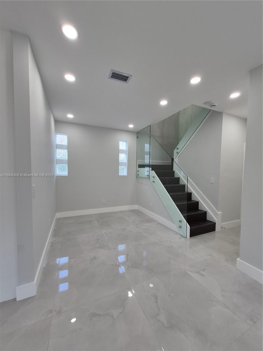 DIMENSIONS NORTH AT CHAPE - Residential