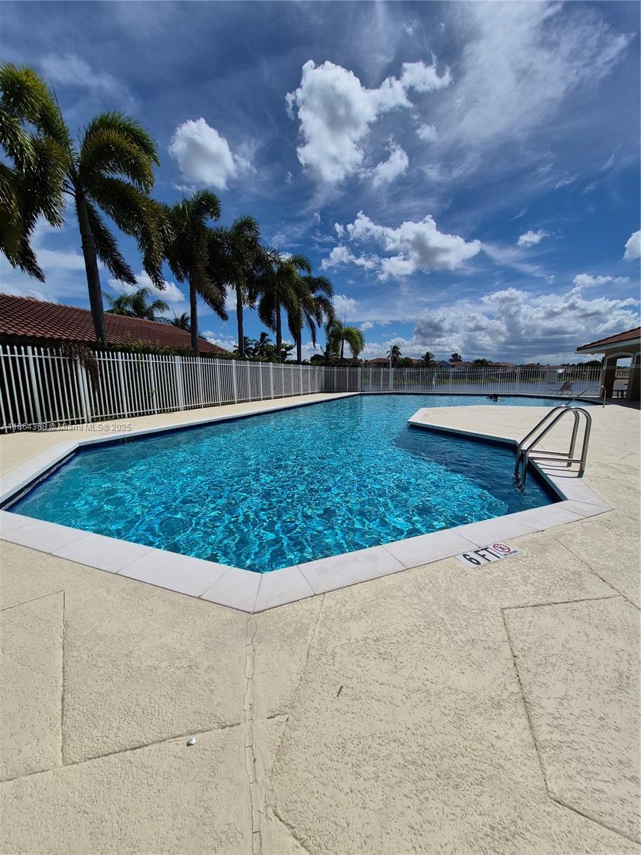 DIMENSIONS NORTH AT CHAPE - Residential