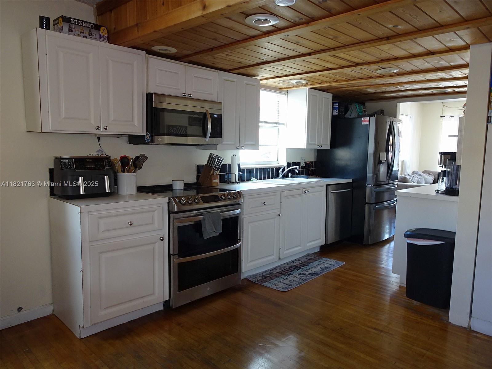 6680 SW 41 PL. 32