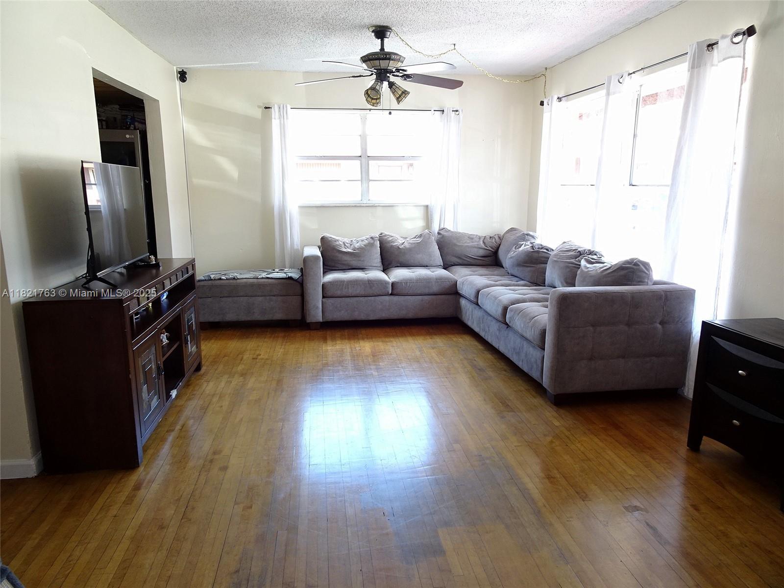 6680 SW 41 PL. 32