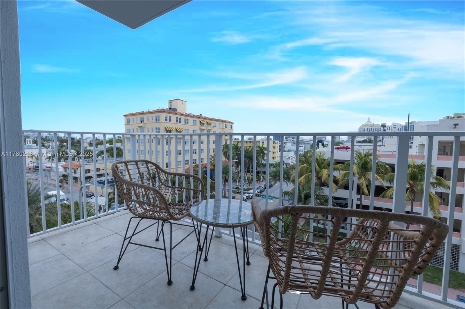 1255 Collins Ave 604