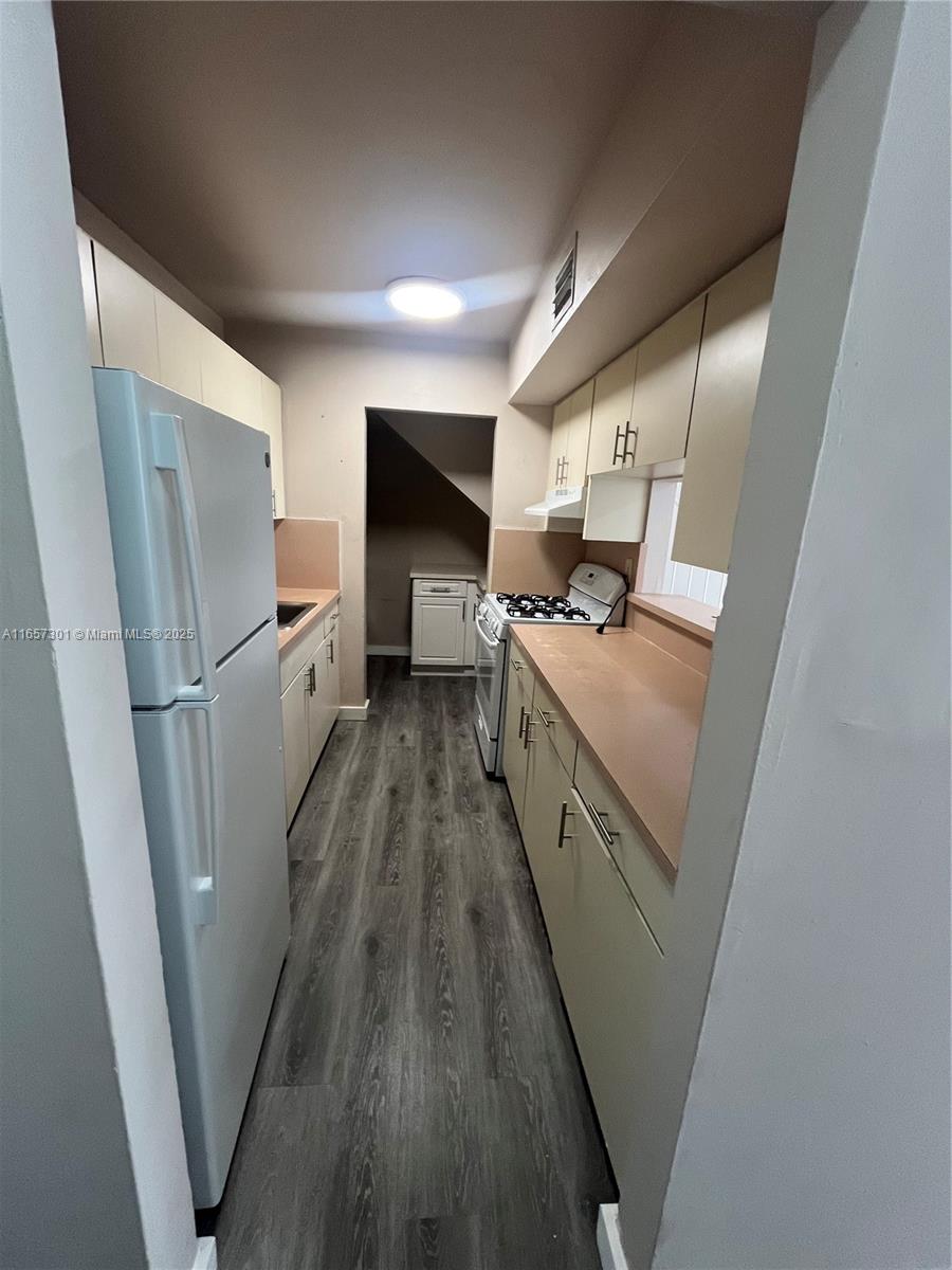 WESTLAND PLAZA CONDO - Residential
