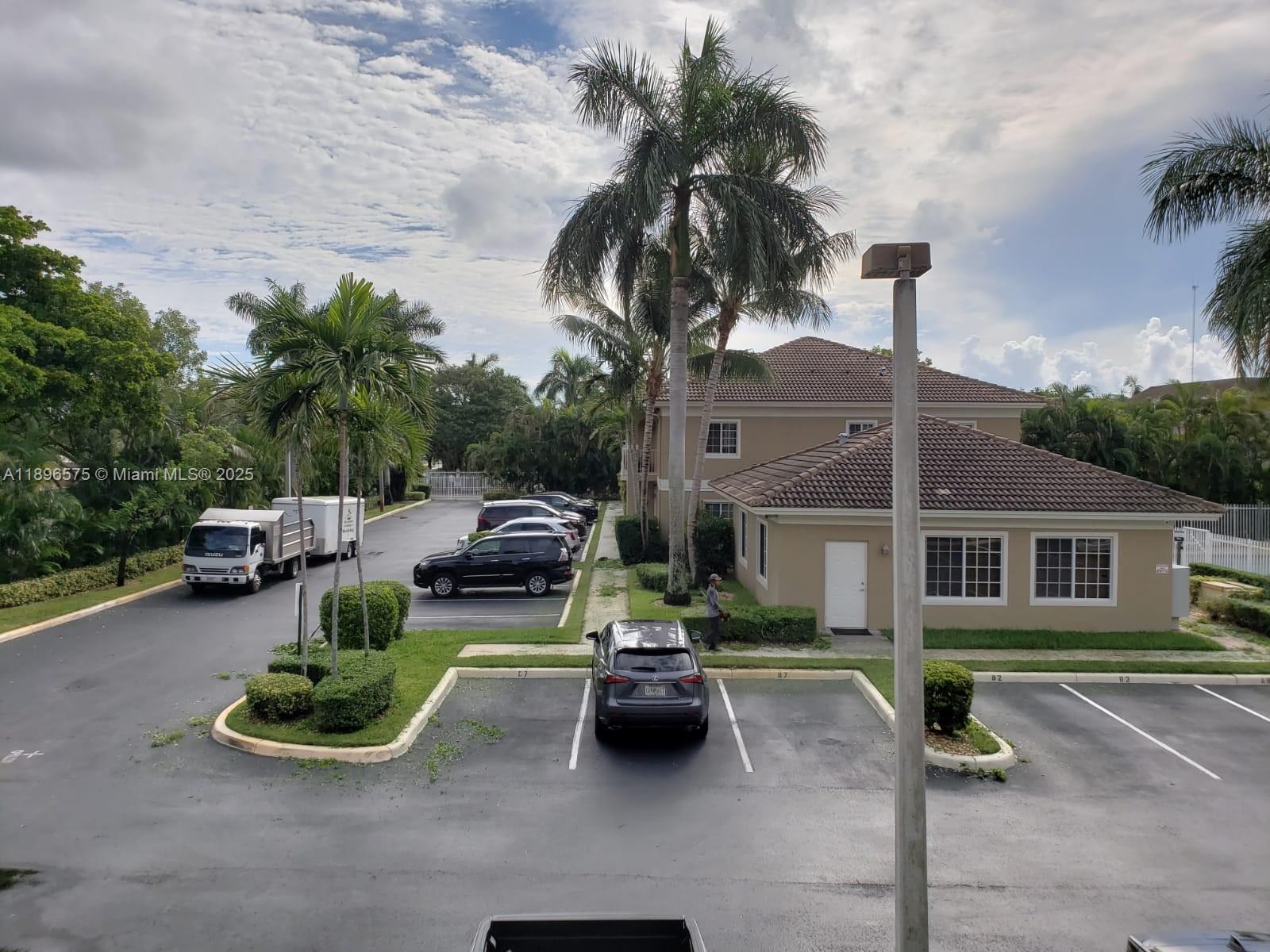 WASHINGTON PALMS CONDO - Residential Lease