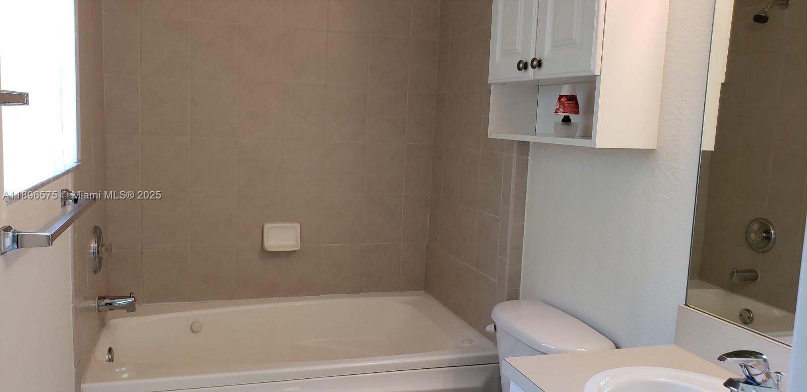 WASHINGTON PALMS CONDO - Residential Lease