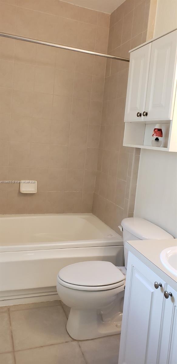 WASHINGTON PALMS CONDO - Residential Lease