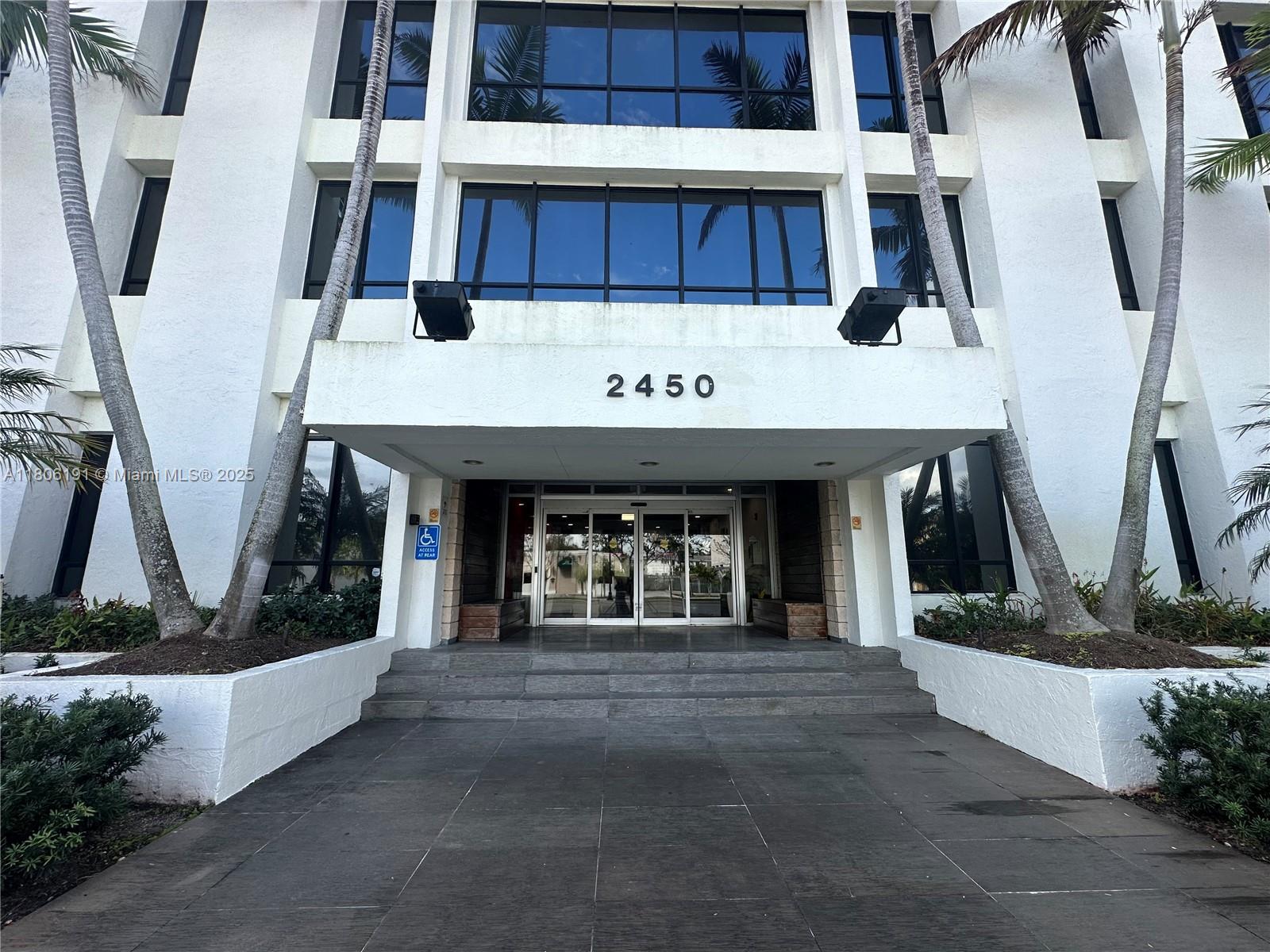 2450 Hollywood Blvd 303A