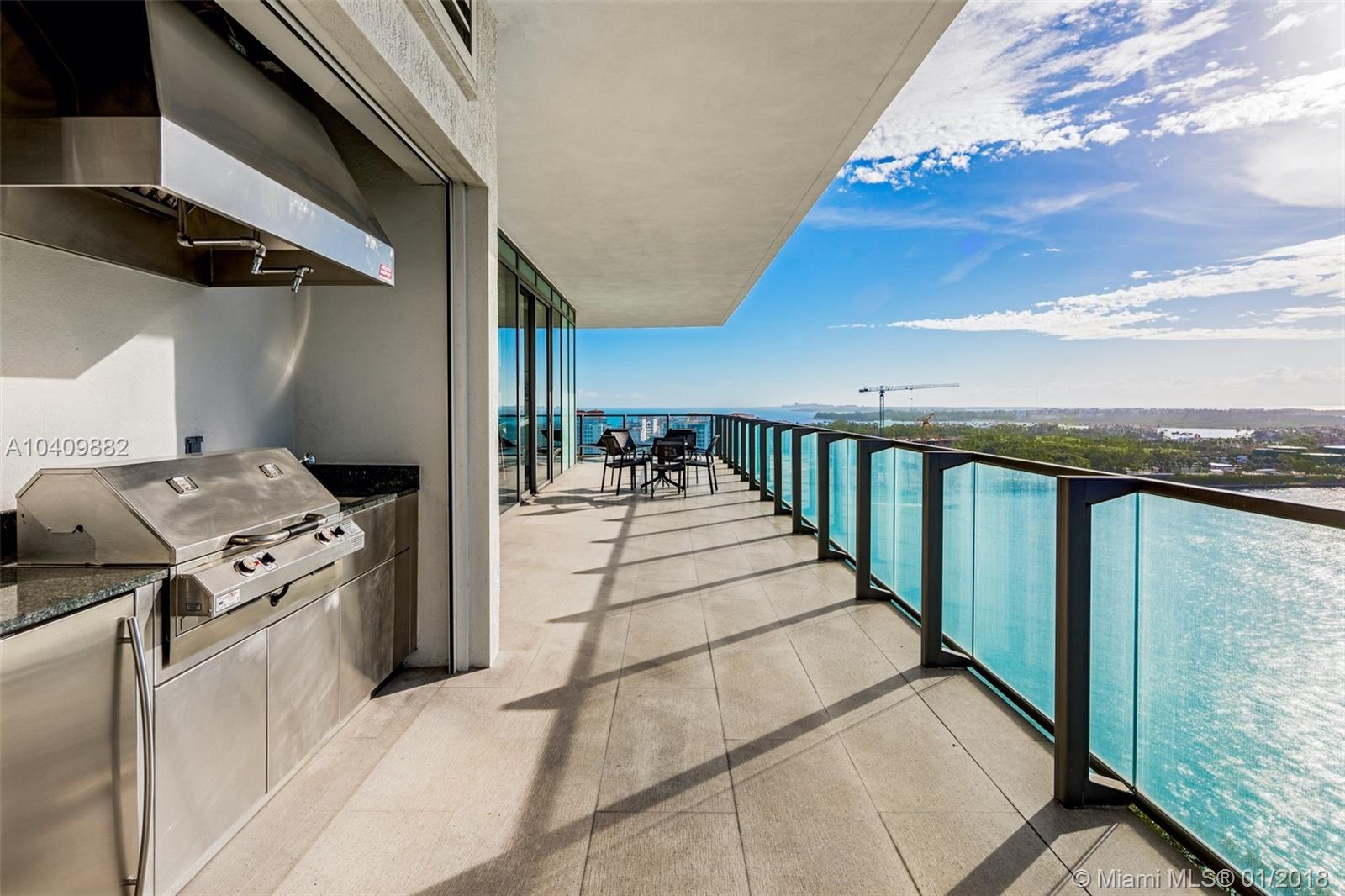 APOGEE CONDO - Residential