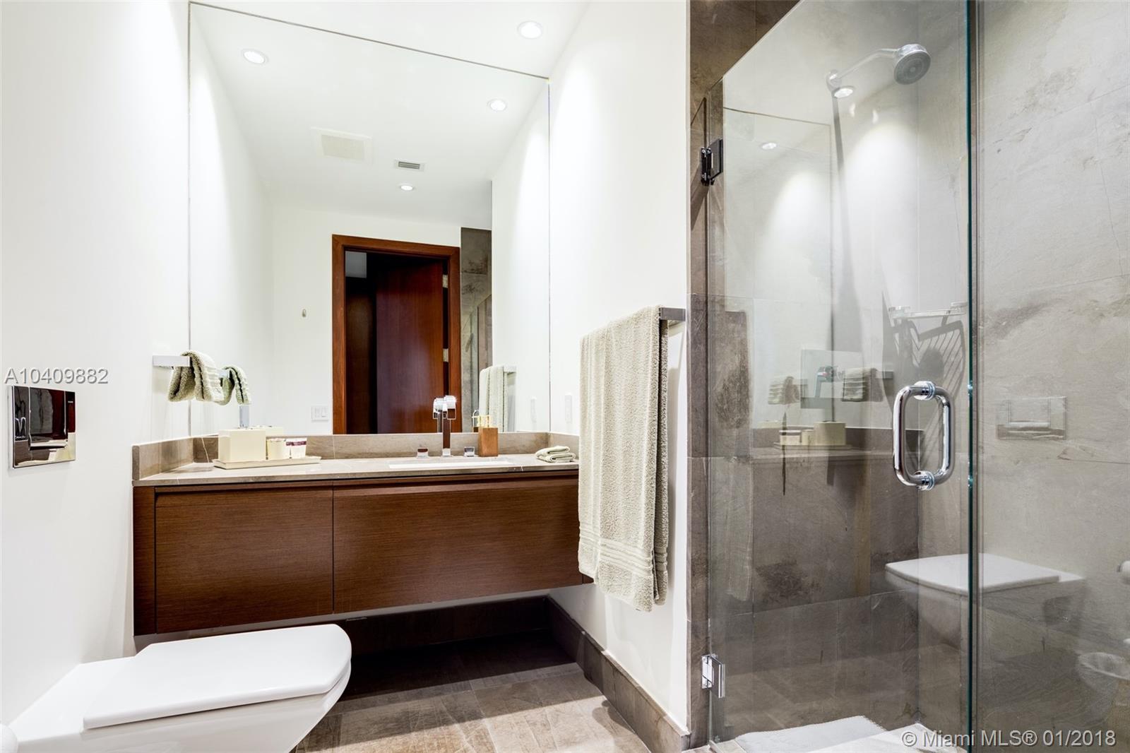 APOGEE CONDO - Residential