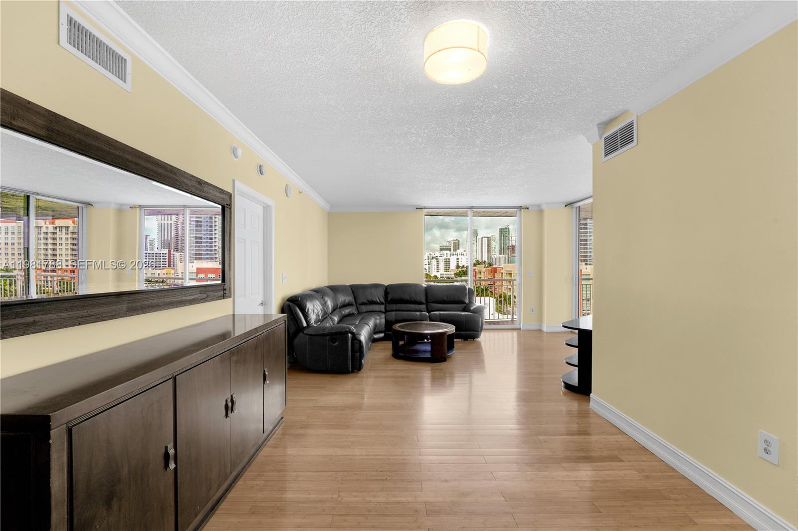 1800 BISCAYNE PLAZA CONDO - Residential