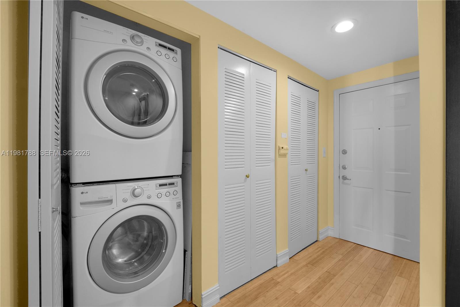 1800 BISCAYNE PLAZA CONDO - Residential