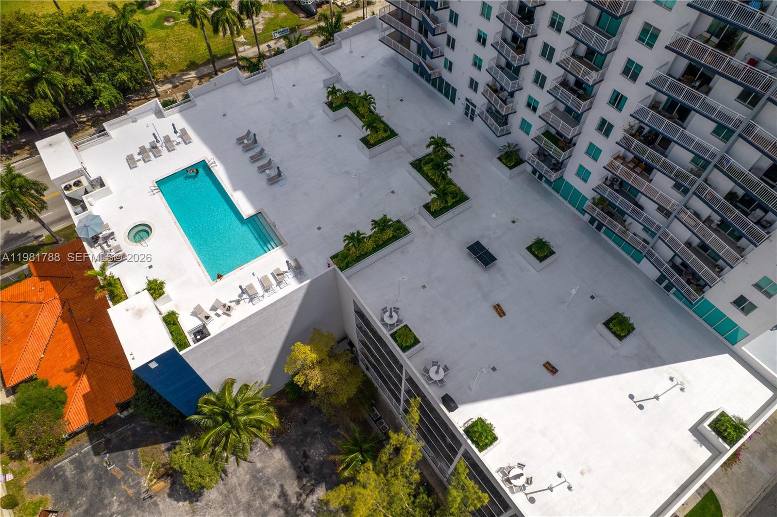 1800 BISCAYNE PLAZA CONDO - Residential