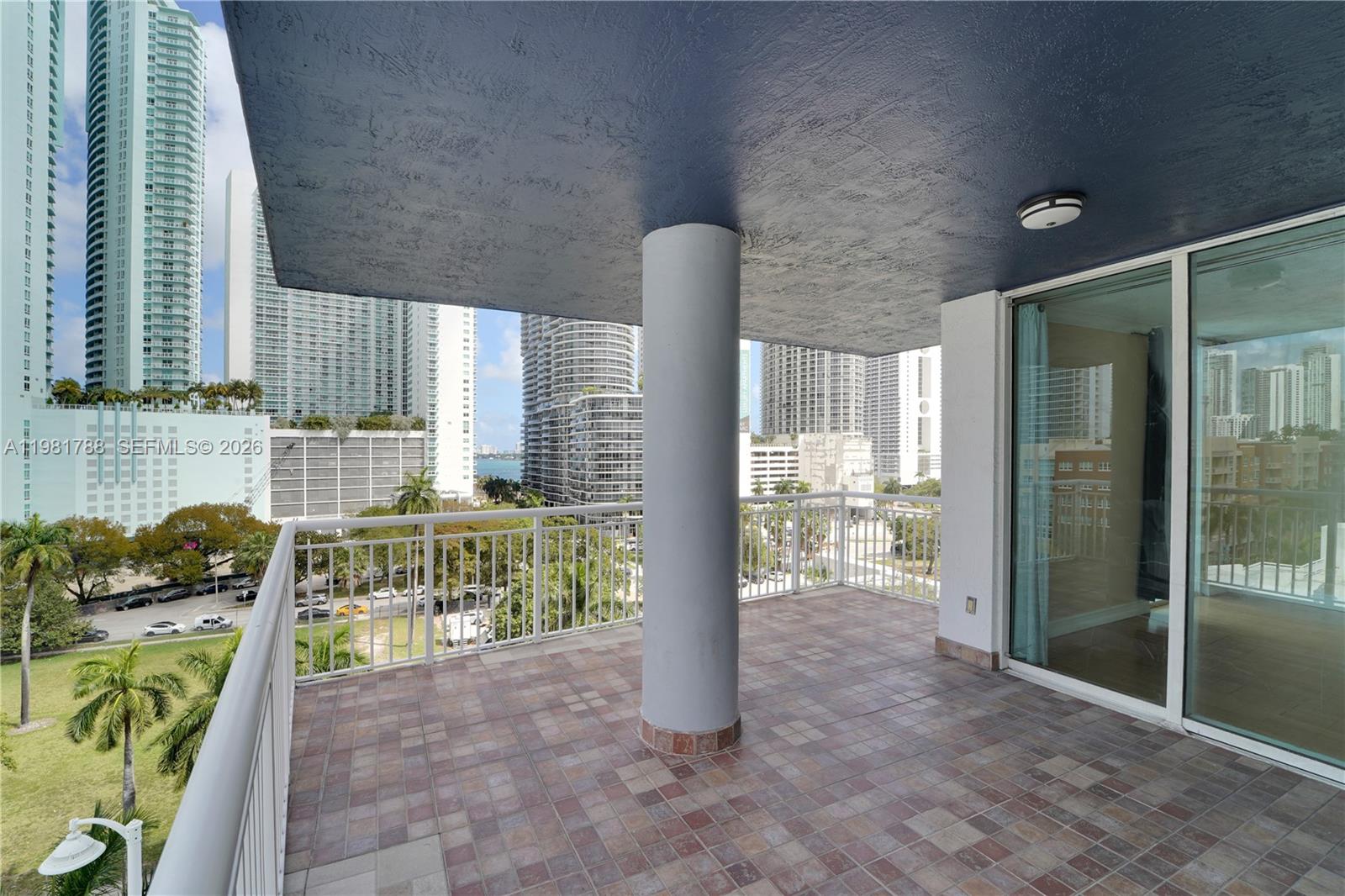 1800 BISCAYNE PLAZA CONDO - Residential