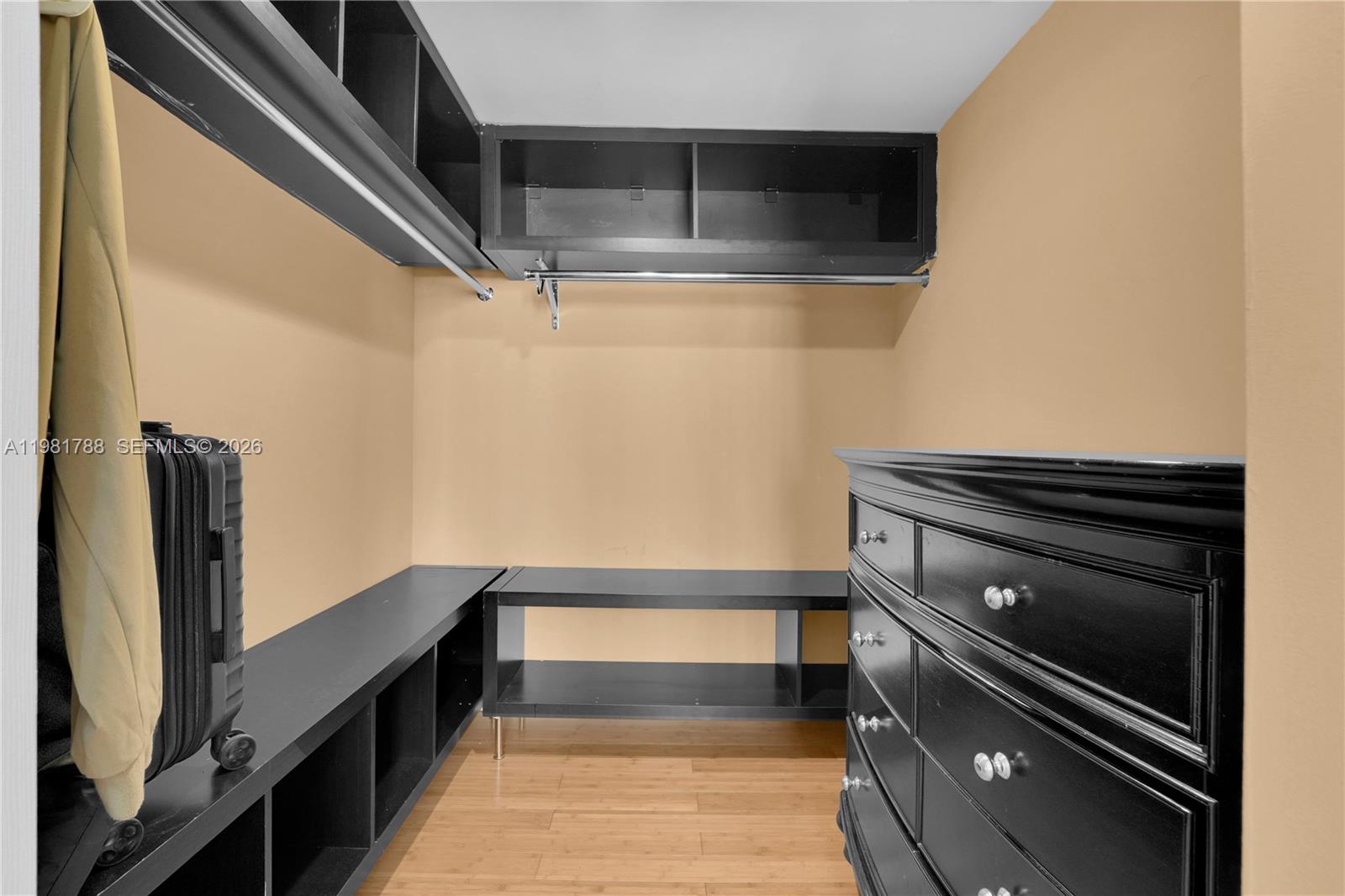 1800 BISCAYNE PLAZA CONDO - Residential