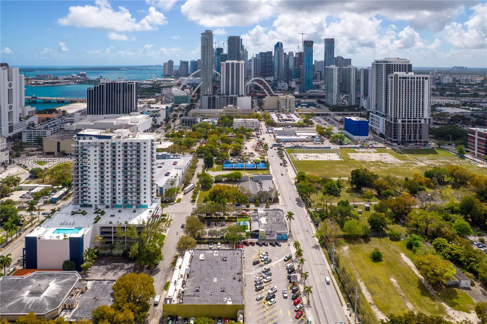 1800 BISCAYNE PLAZA CONDO - Residential