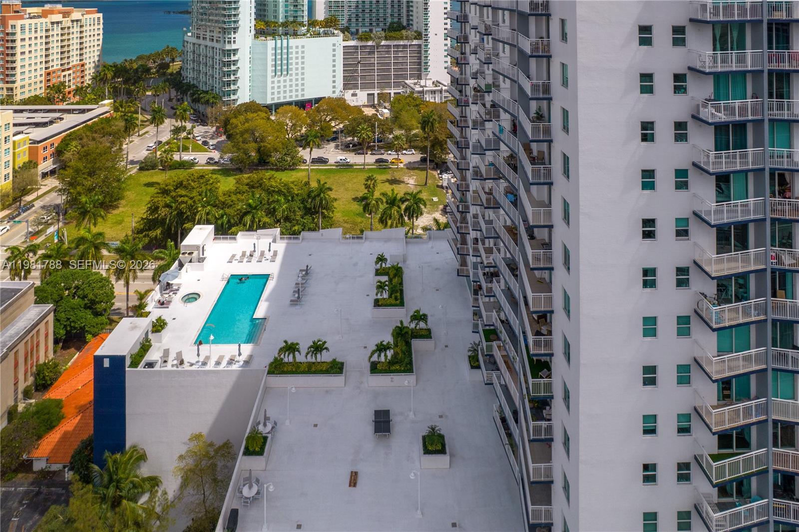 1800 BISCAYNE PLAZA CONDO - Residential