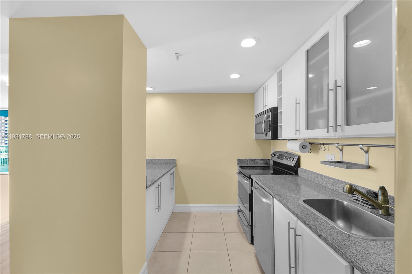 1800 BISCAYNE PLAZA CONDO - Residential