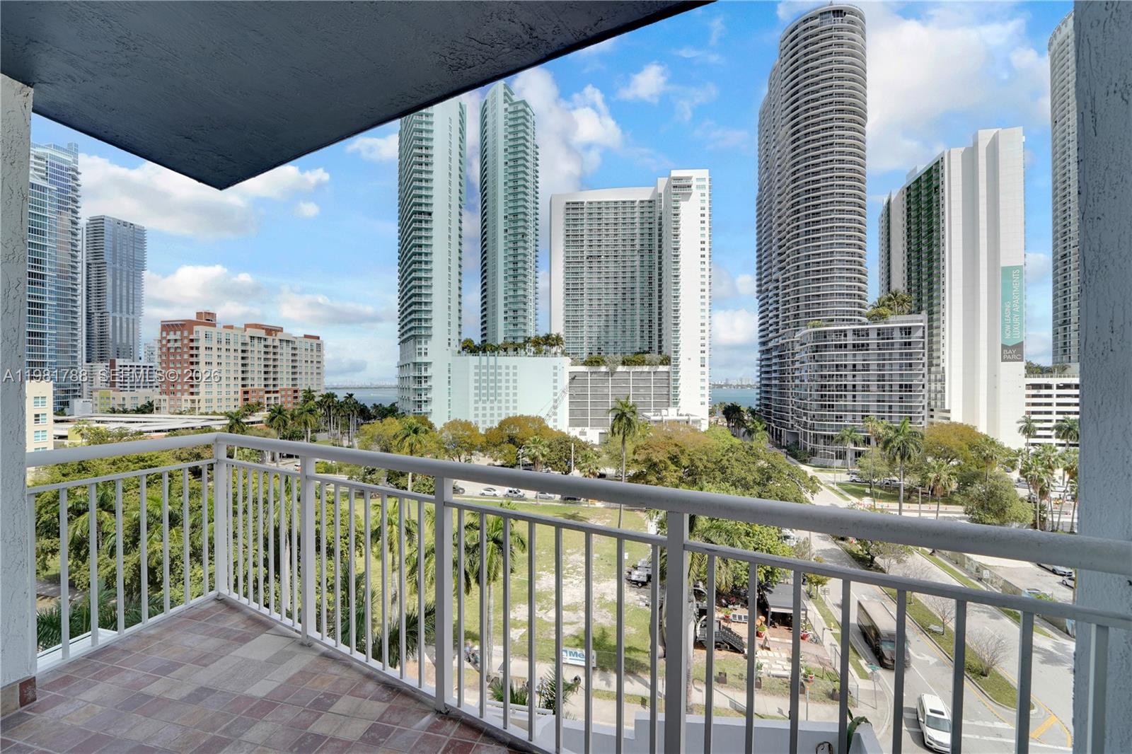 1800 BISCAYNE PLAZA CONDO - Residential