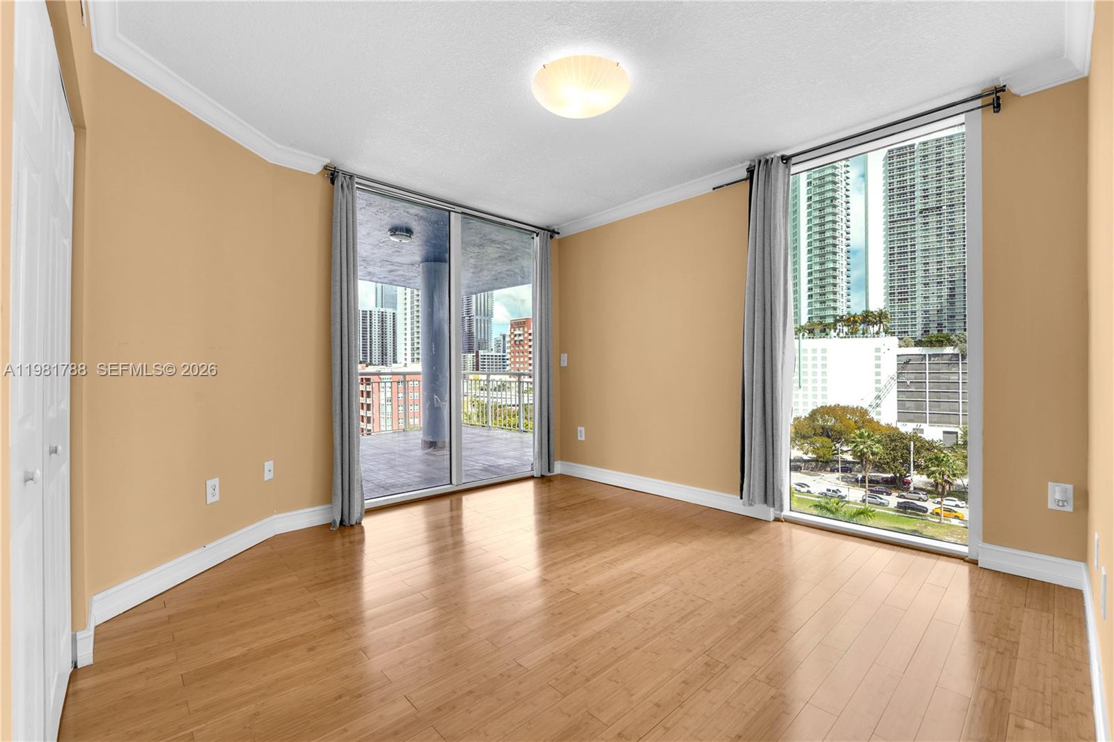 1800 BISCAYNE PLAZA CONDO - Residential