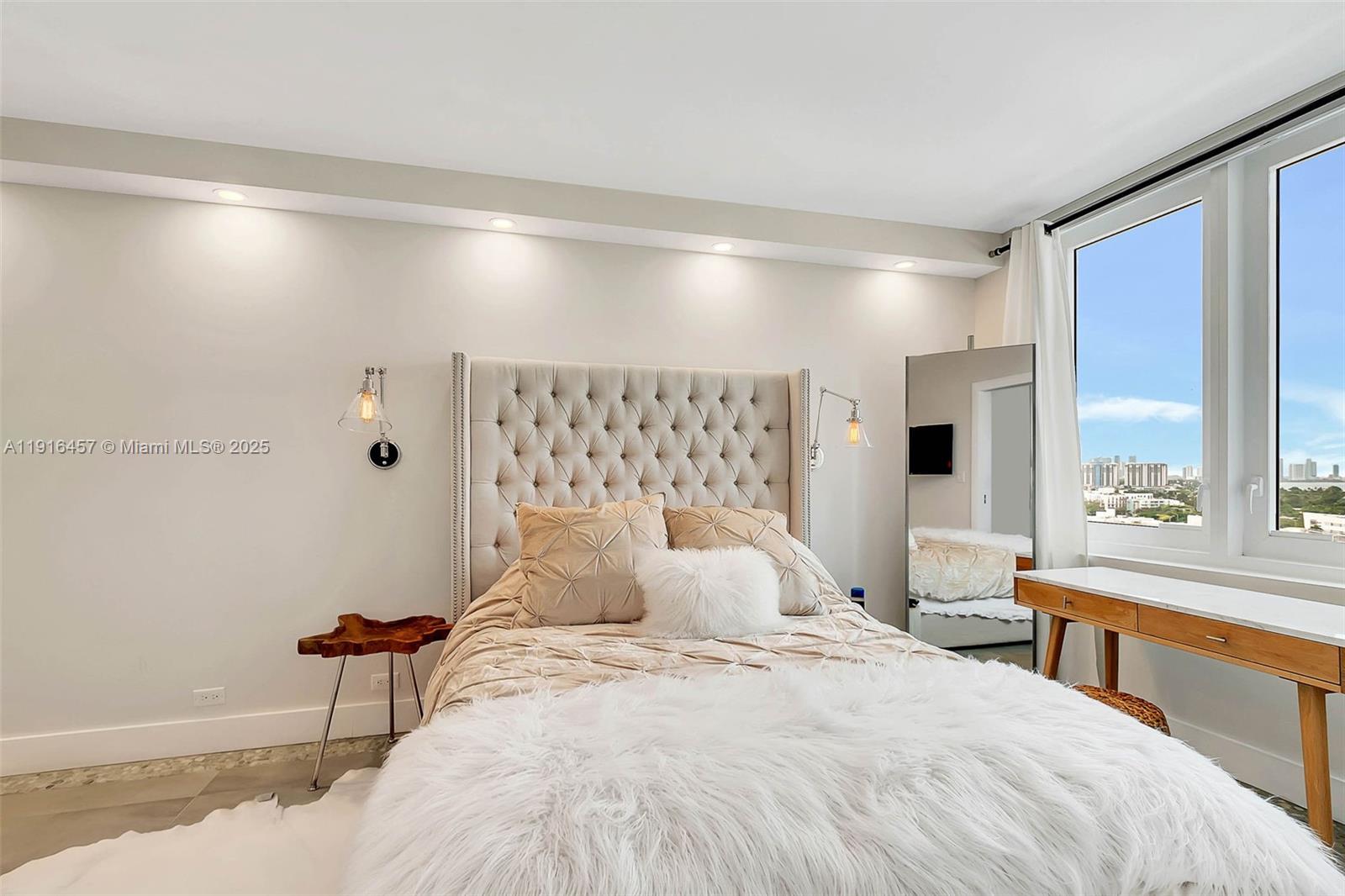 Roney Palace - Residential Lease