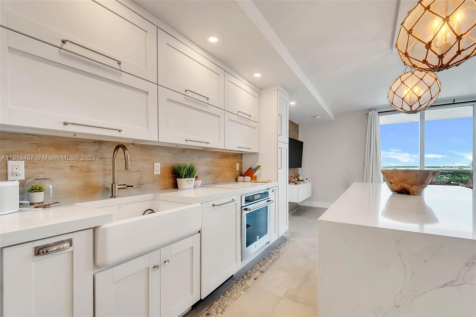 Roney Palace - Residential Lease