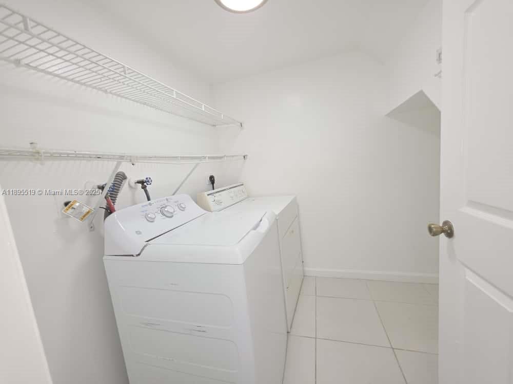 TOWNGATE - Residential Lease