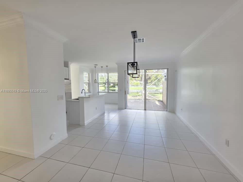 TOWNGATE - Residential Lease