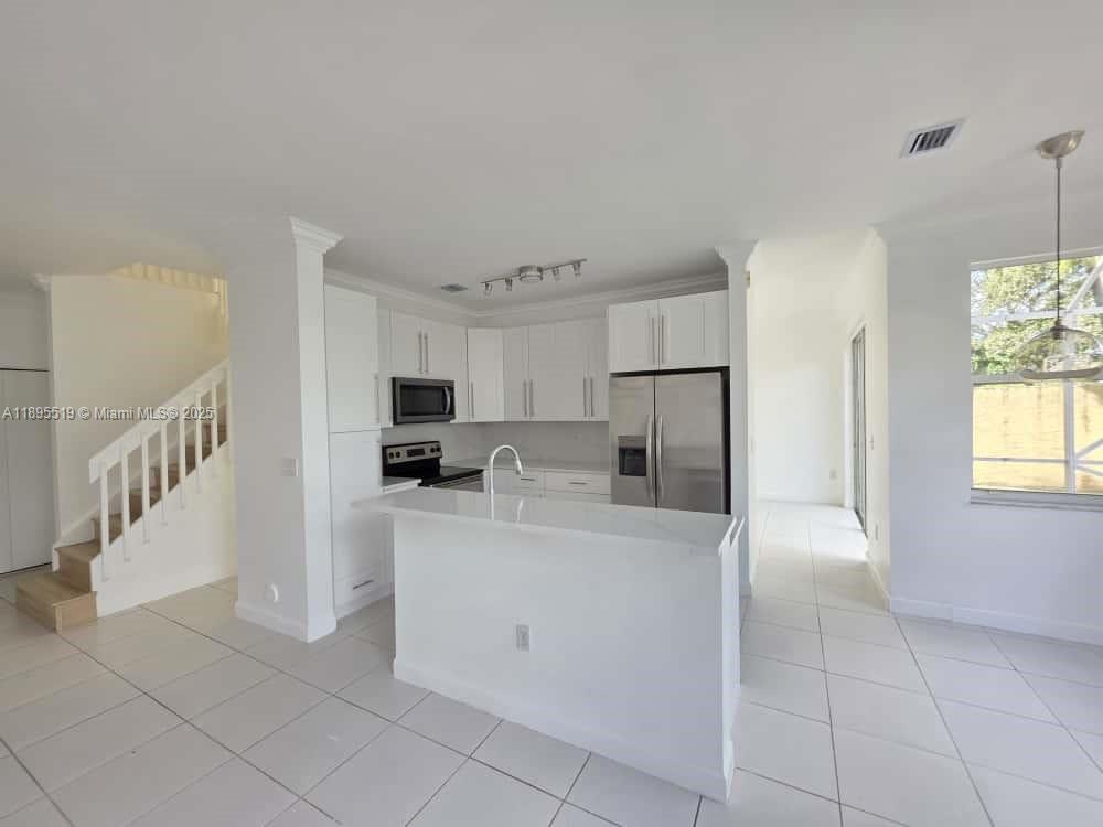 TOWNGATE - Residential Lease