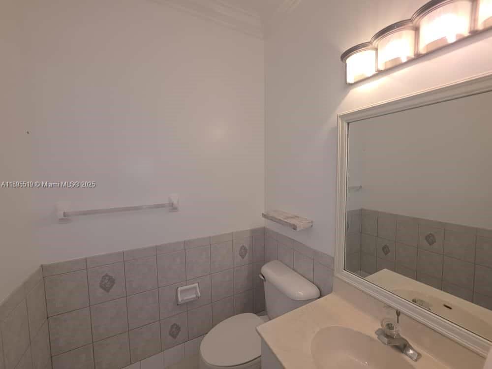 TOWNGATE - Residential Lease