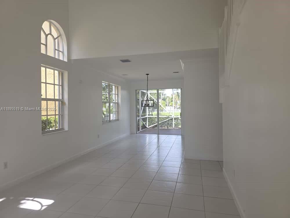 TOWNGATE - Residential Lease