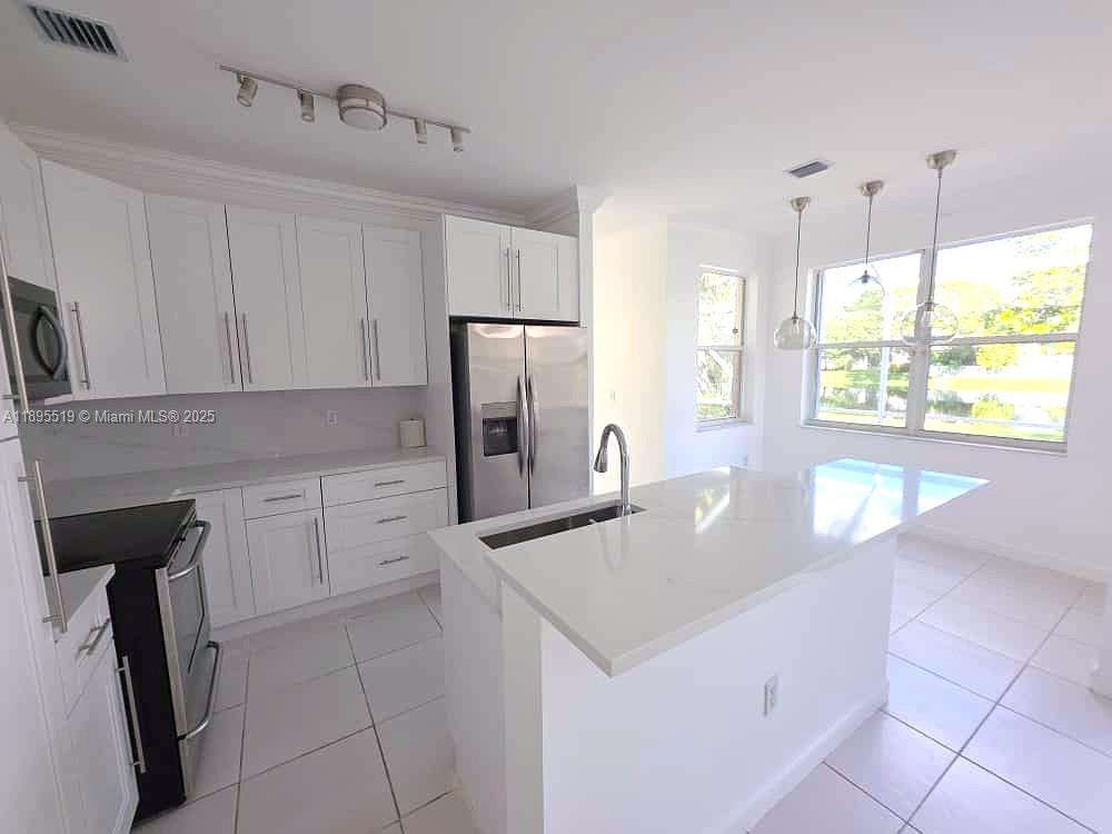 TOWNGATE - Residential Lease