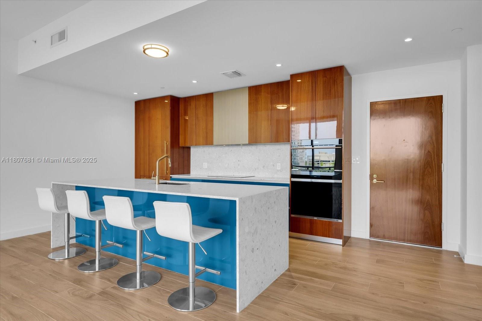 2678 Tigertail Ave 402