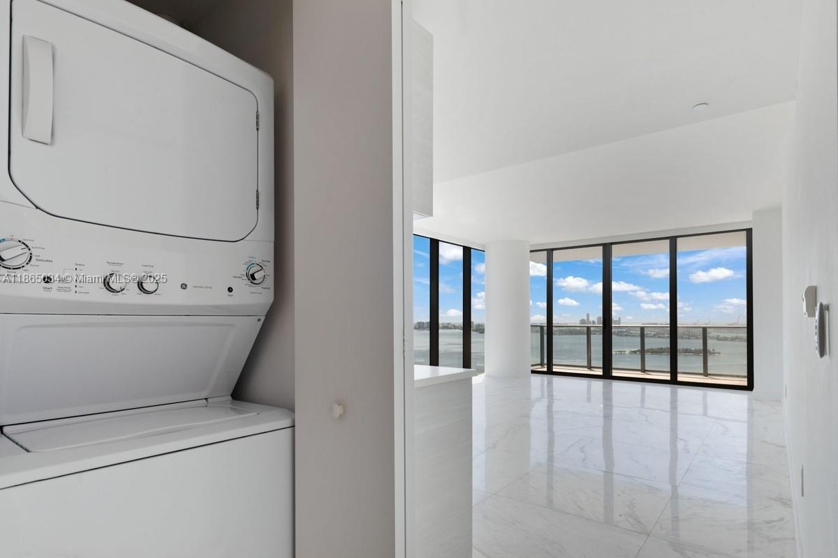 PARAISO BAY CONDO - Residential