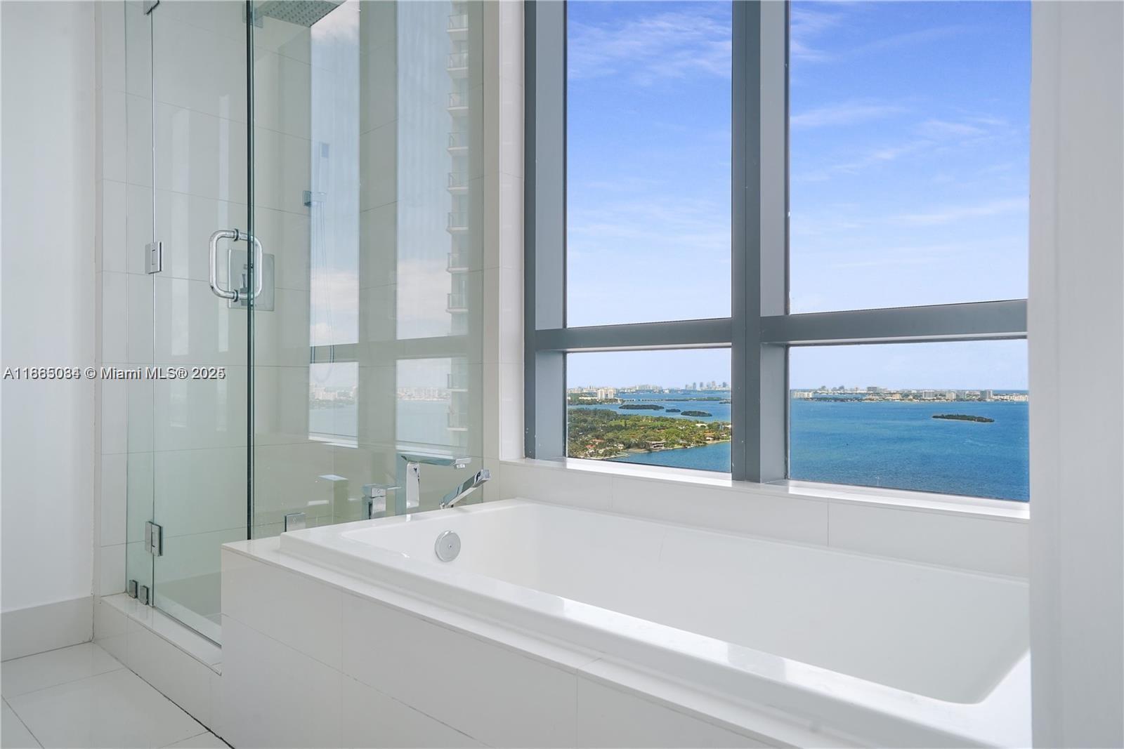 PARAISO BAY CONDO - Residential