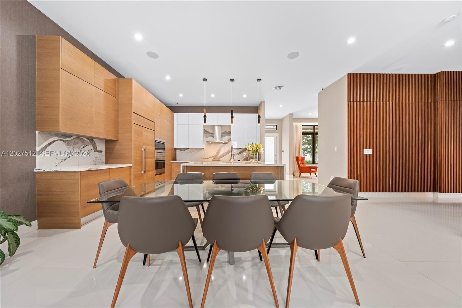 DOWNTOWN DORAL SOUTH PHAS - Residential