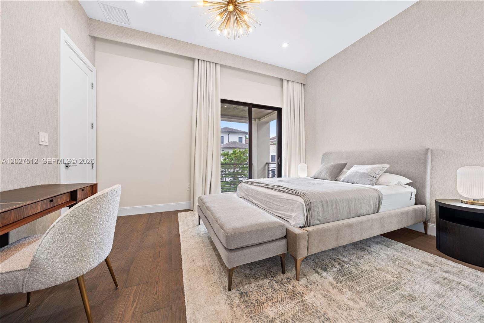 DOWNTOWN DORAL SOUTH PHAS - Residential