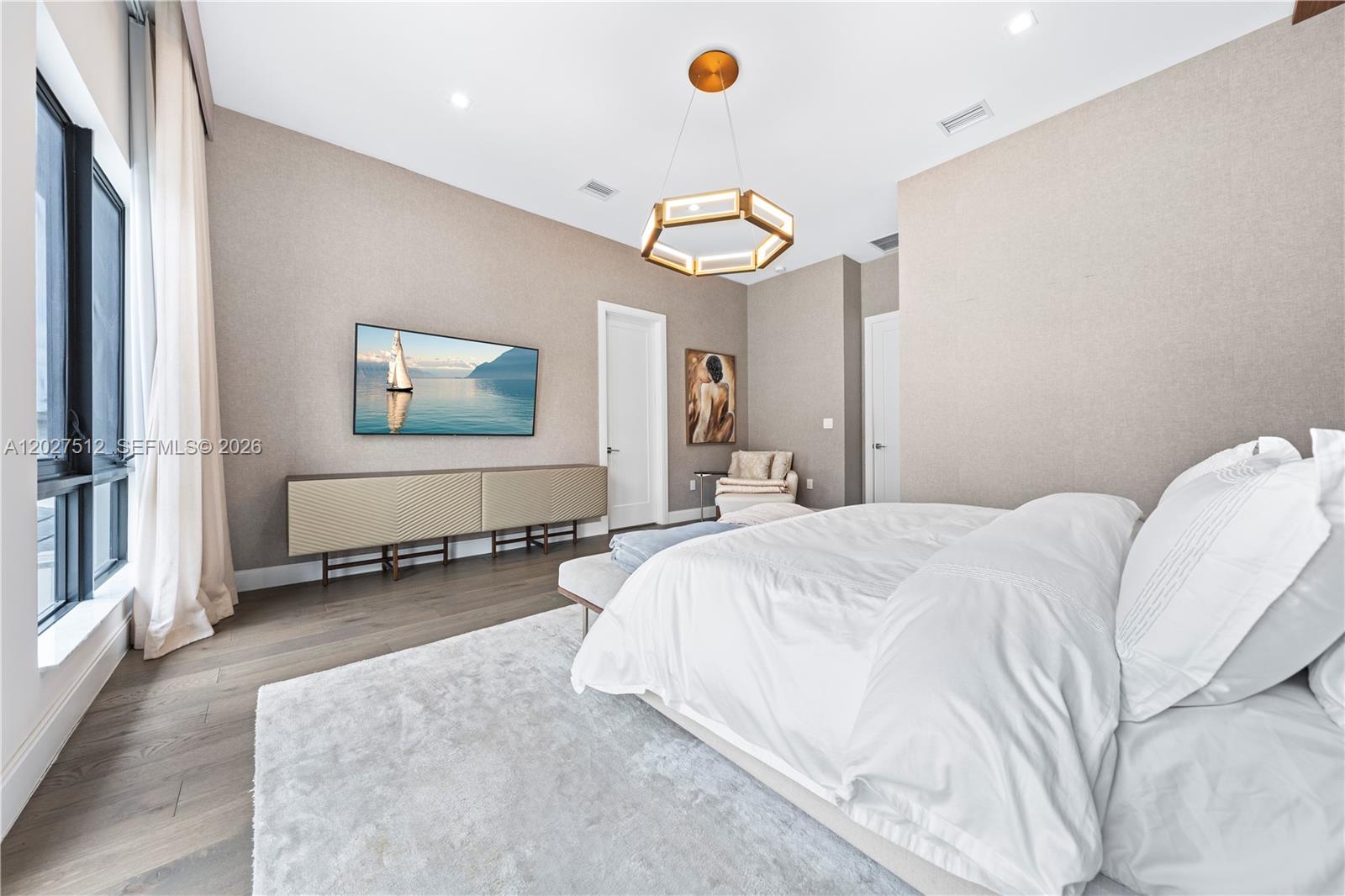 DOWNTOWN DORAL SOUTH PHAS - Residential