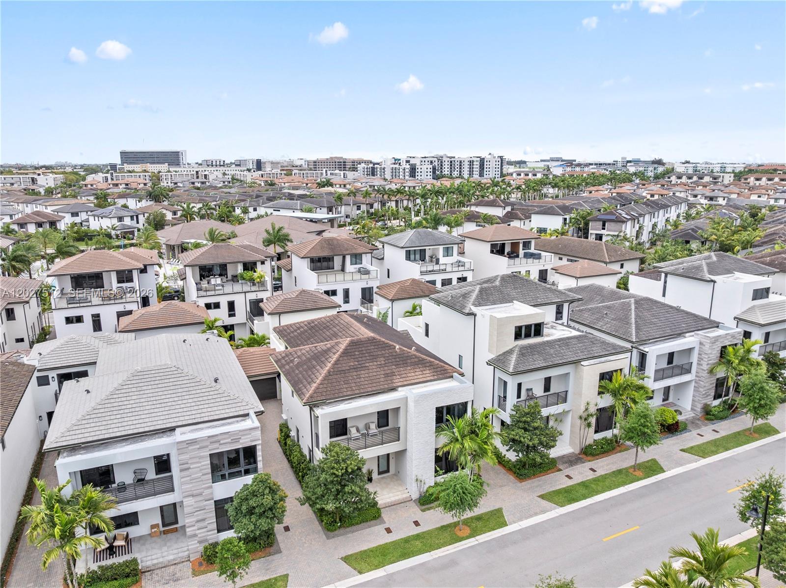 DOWNTOWN DORAL SOUTH PHAS - Residential