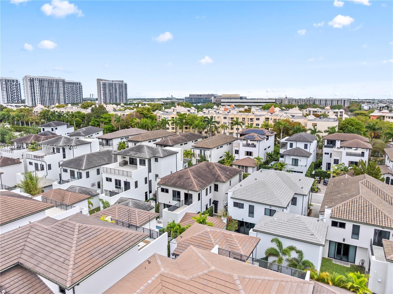 DOWNTOWN DORAL SOUTH PHAS - Residential