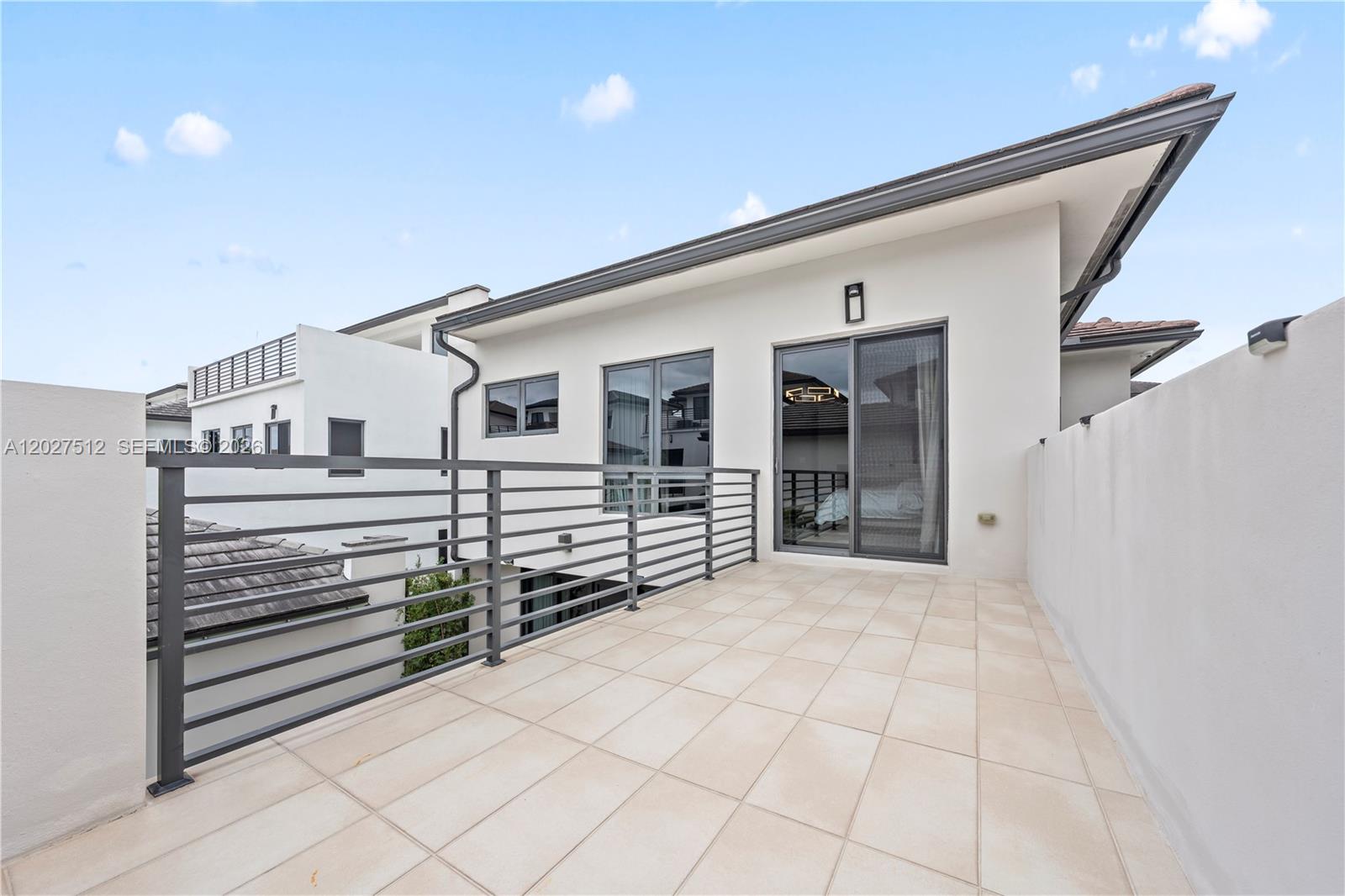 DOWNTOWN DORAL SOUTH PHAS - Residential