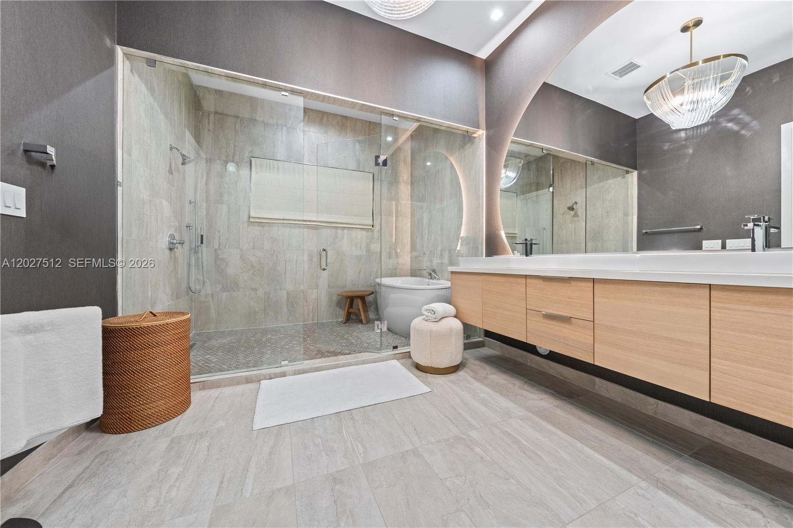 DOWNTOWN DORAL SOUTH PHAS - Residential