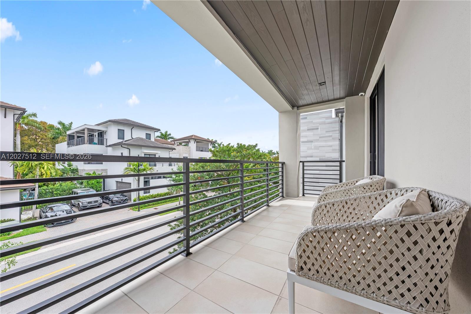 DOWNTOWN DORAL SOUTH PHAS - Residential