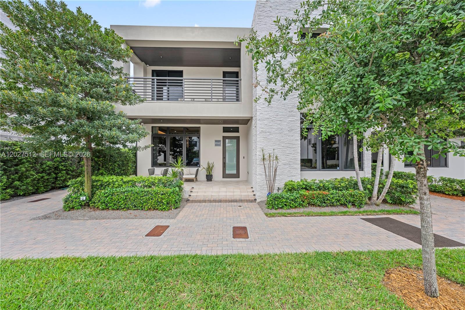 DOWNTOWN DORAL SOUTH PHAS - Residential