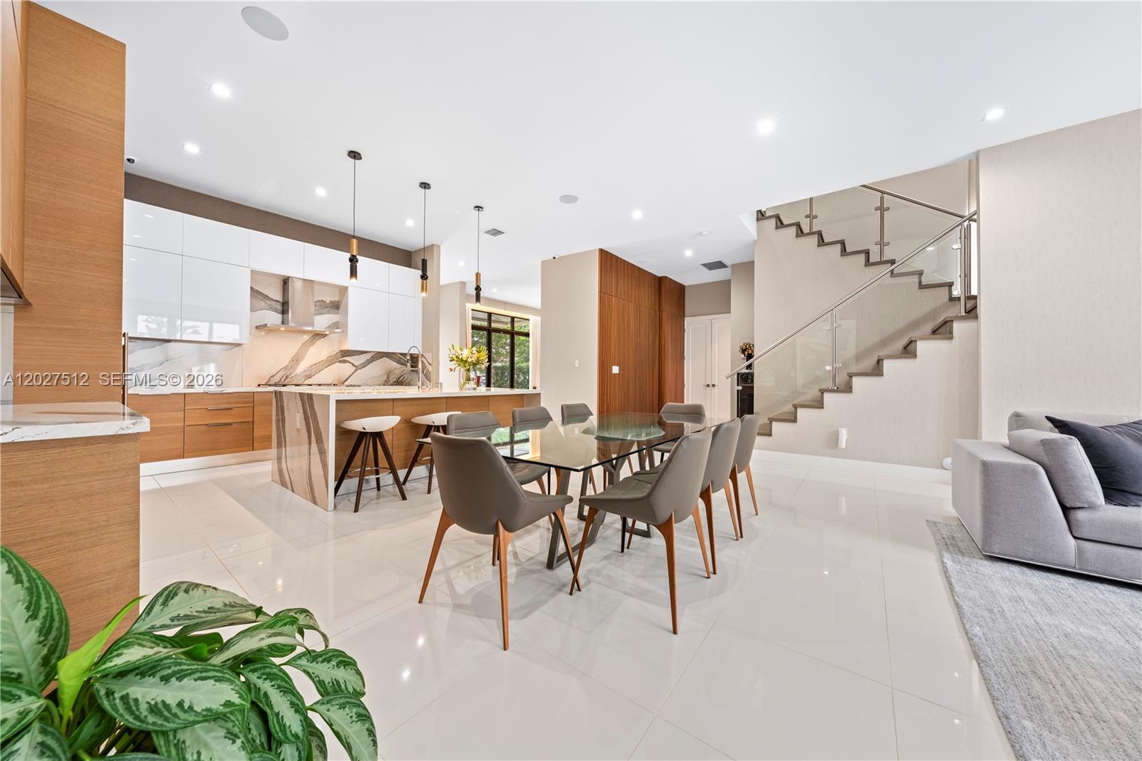 DOWNTOWN DORAL SOUTH PHAS - Residential