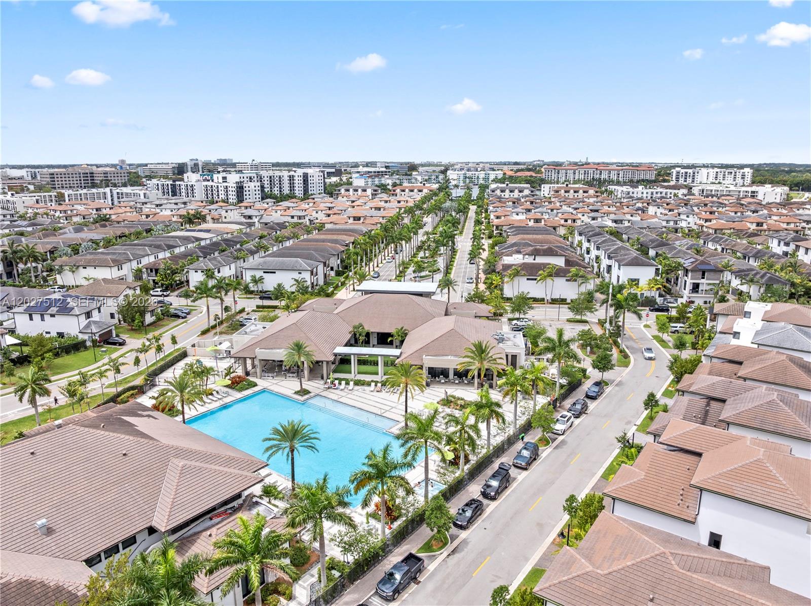 DOWNTOWN DORAL SOUTH PHAS - Residential