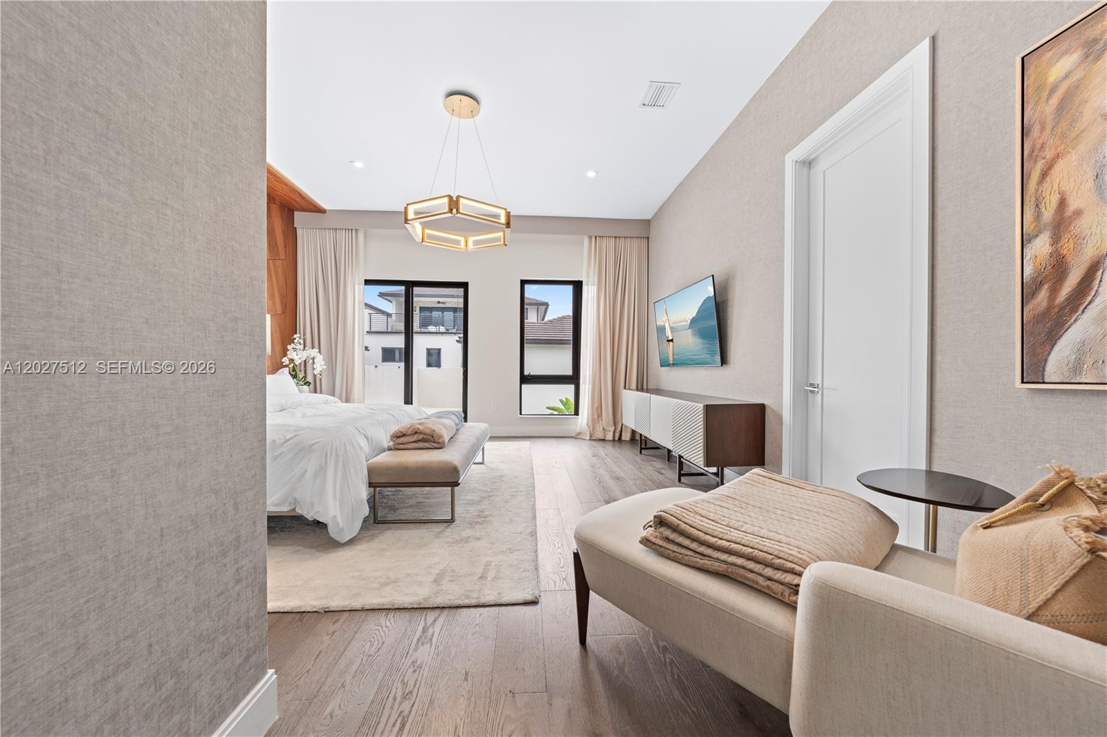 DOWNTOWN DORAL SOUTH PHAS - Residential