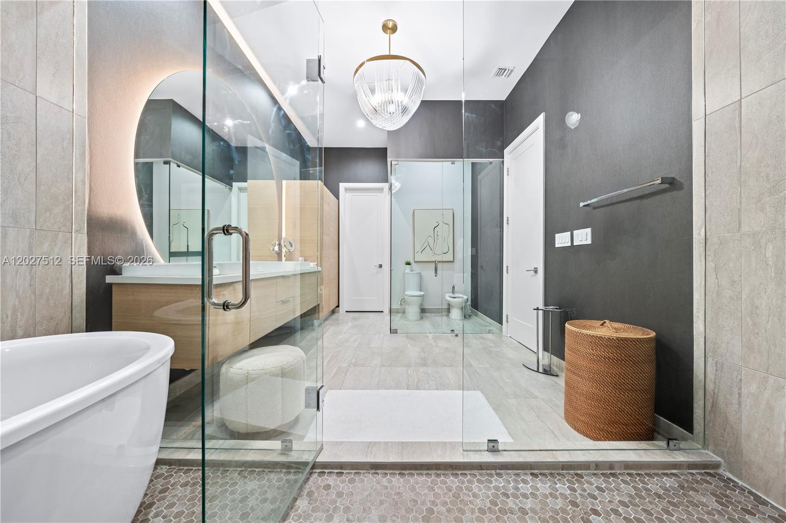 DOWNTOWN DORAL SOUTH PHAS - Residential