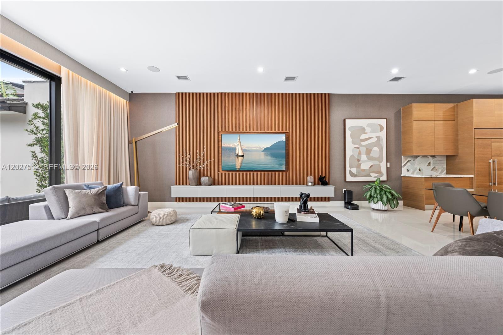 DOWNTOWN DORAL SOUTH PHAS - Residential